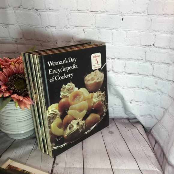 Vintage Woman's Day encyclopedia of cookery cookbook cottagecore - Picture 9 of 13